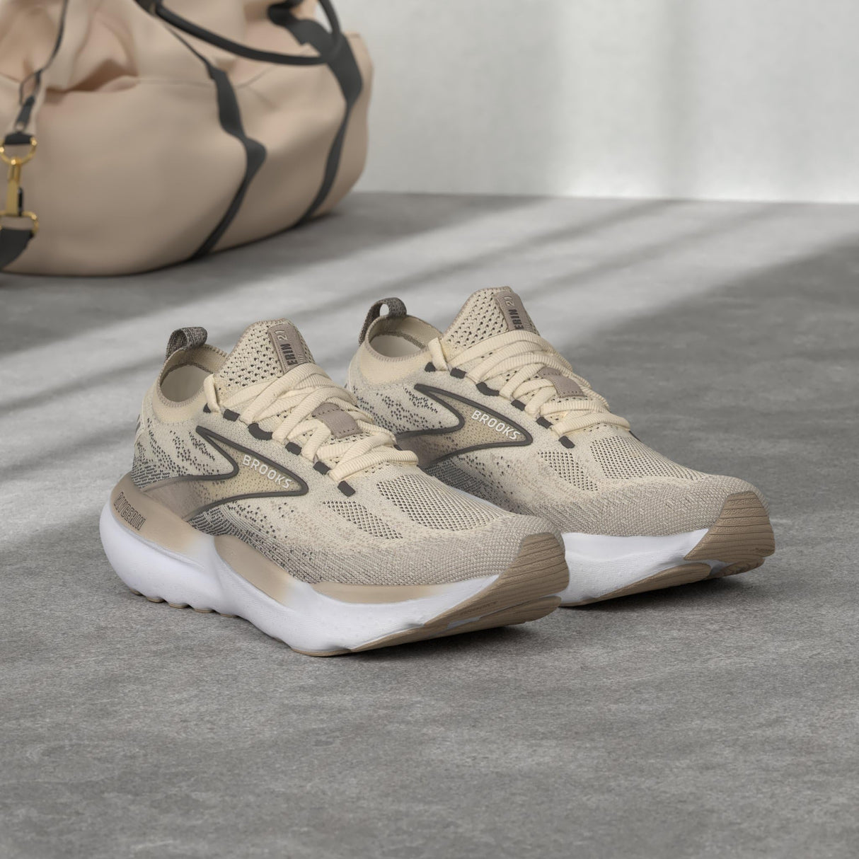 Coconut/Chateau Grey/Black