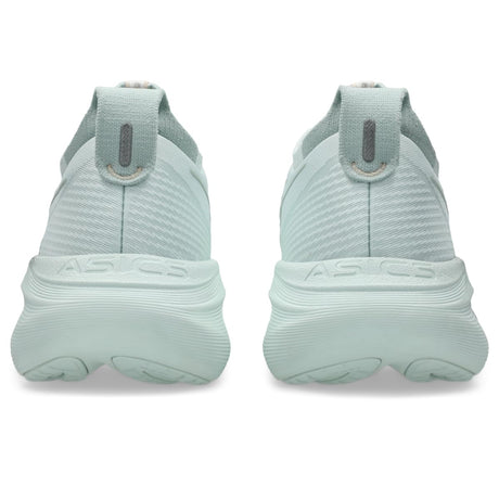 Pure Aqua/White