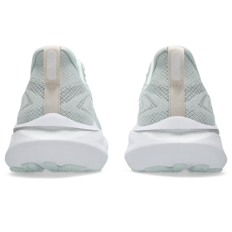 Pure Aqua/White