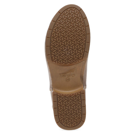 Tan Waxy Brush Off