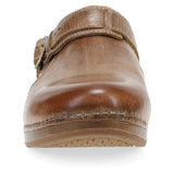 Tan Waxy Brush Off