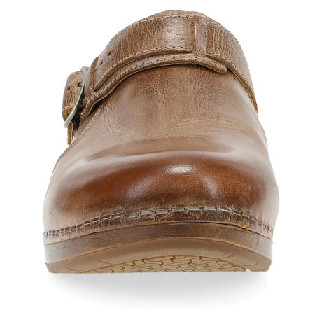 Tan Waxy Brush Off
