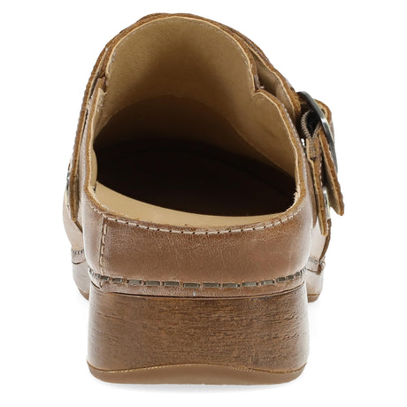 Tan Waxy Brush Off