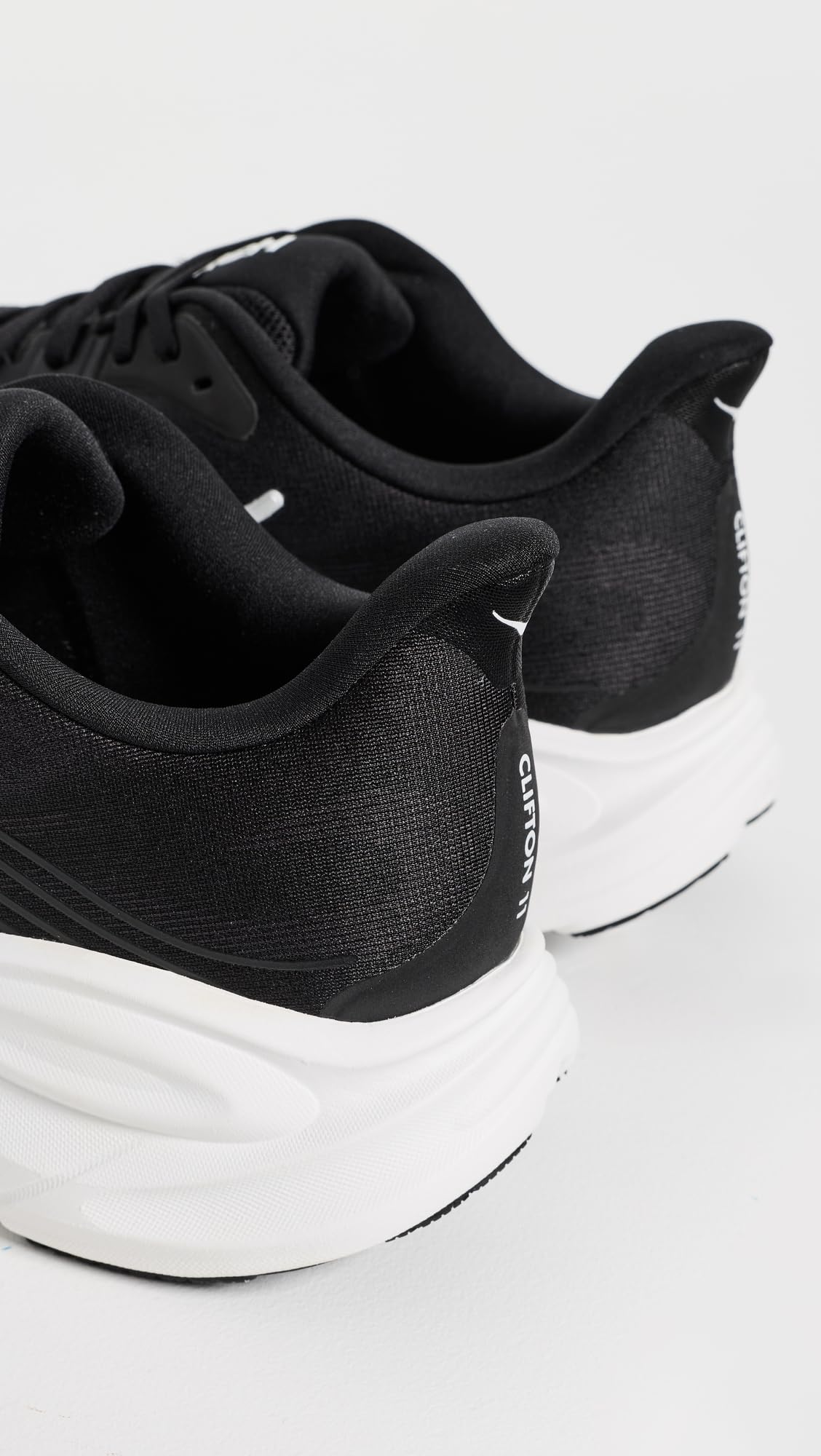 BLACK/WHITE